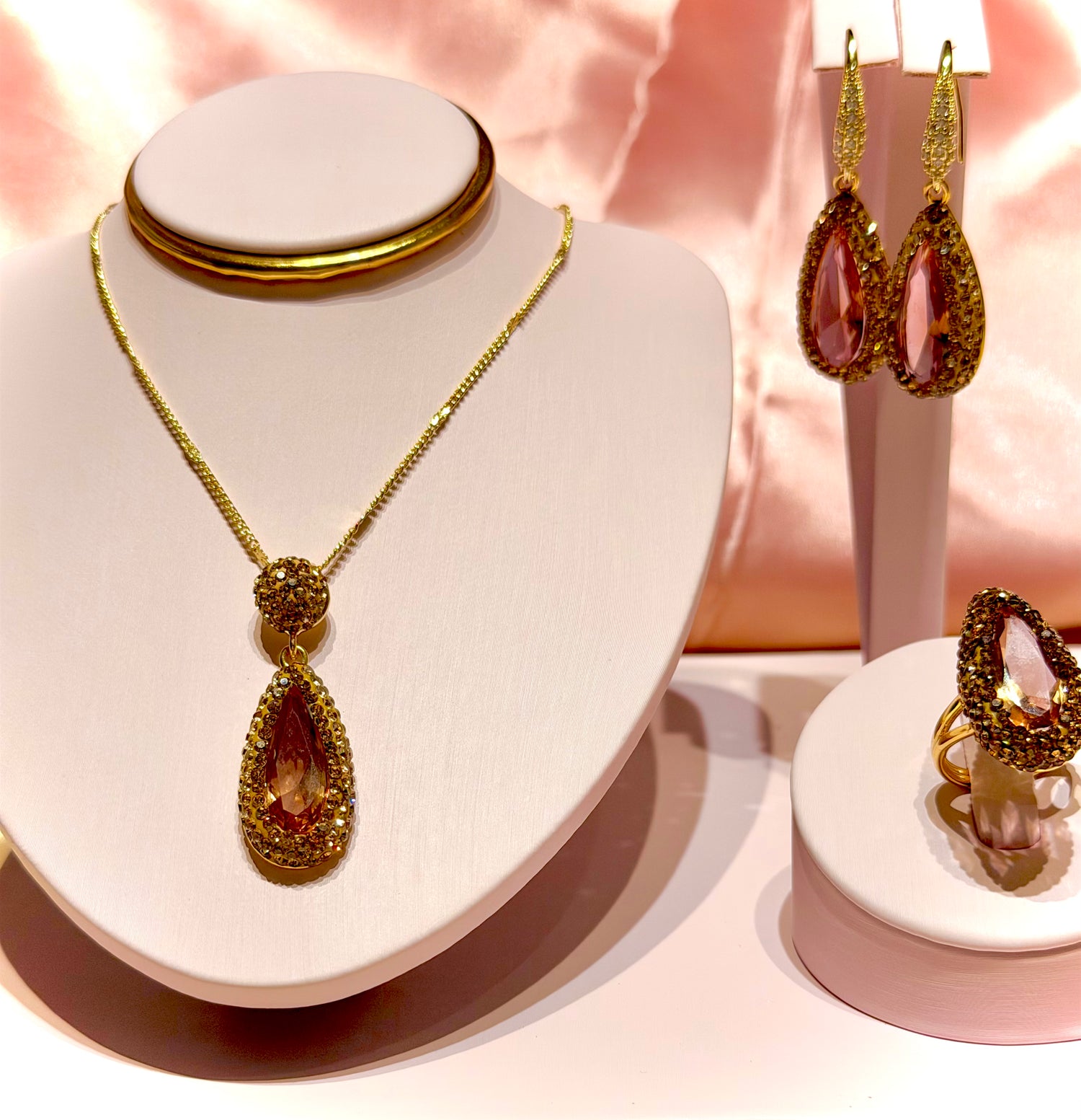 Noor Collection