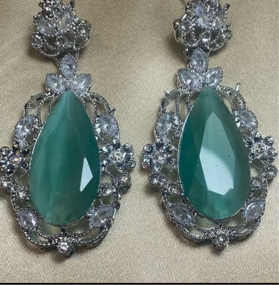 Vintage Pear Drop Earnings in Silver Finish