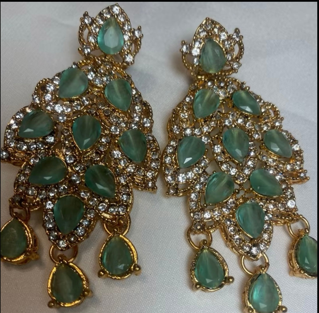 Nida Earrings With Stonework Gold Finish