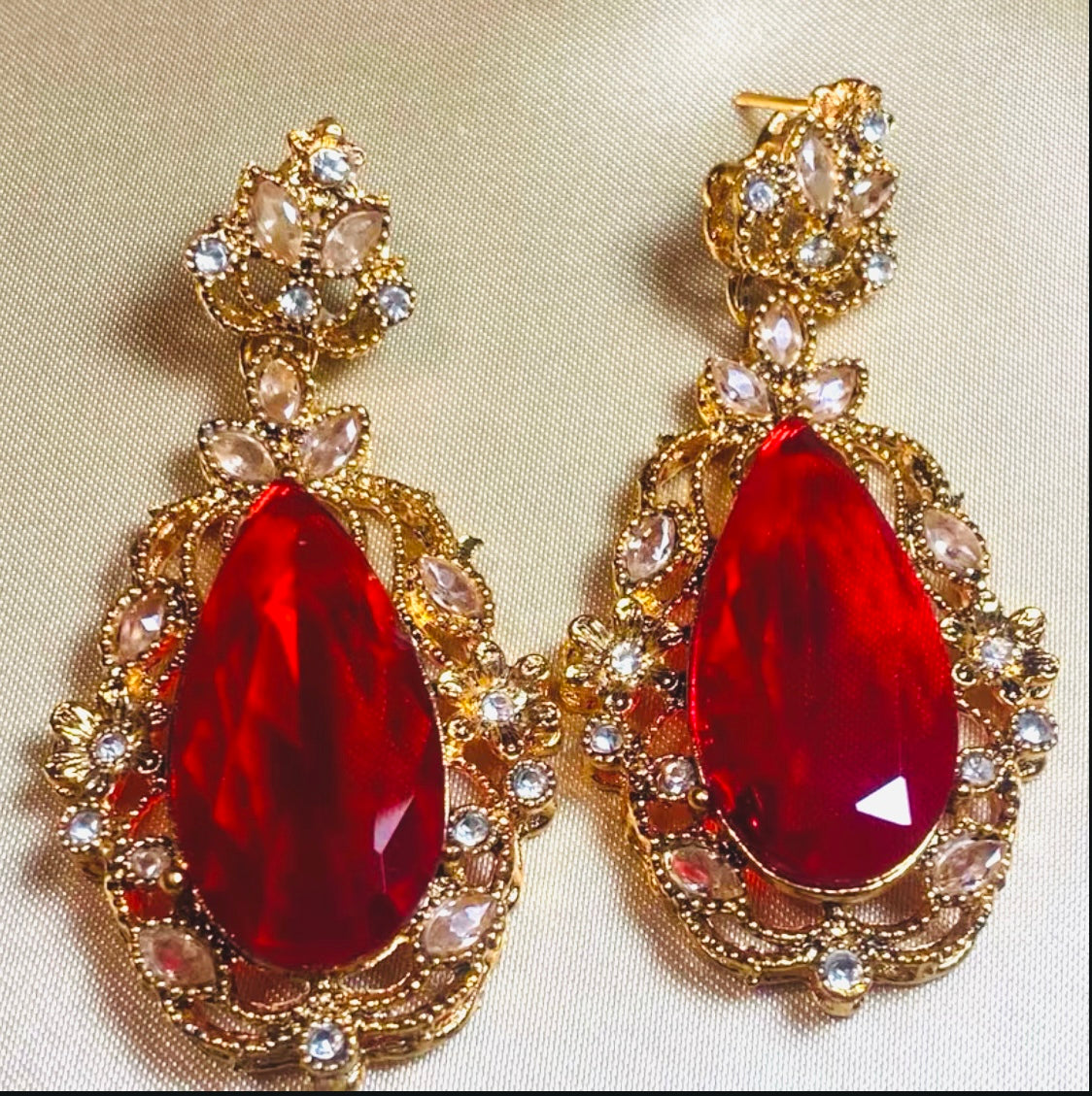 Vintage Pear Drop Earrings Gold
