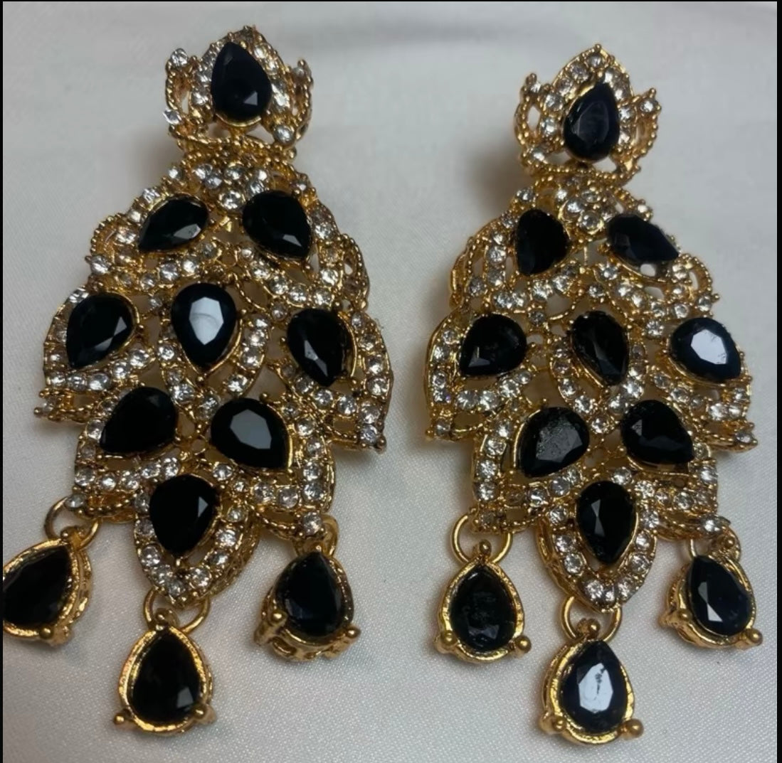 Nida Earrings With Stonework Gold Finish