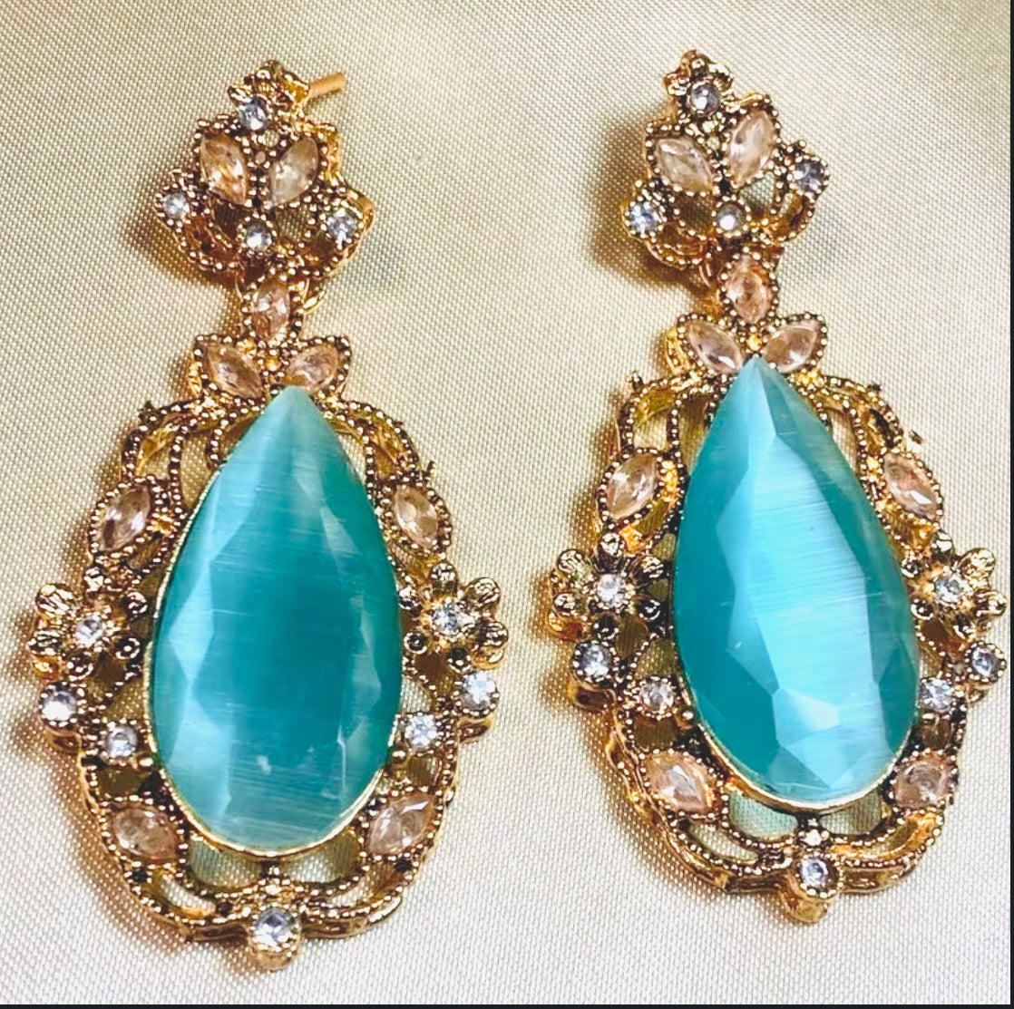Vintage Pear Drop Earrings Gold