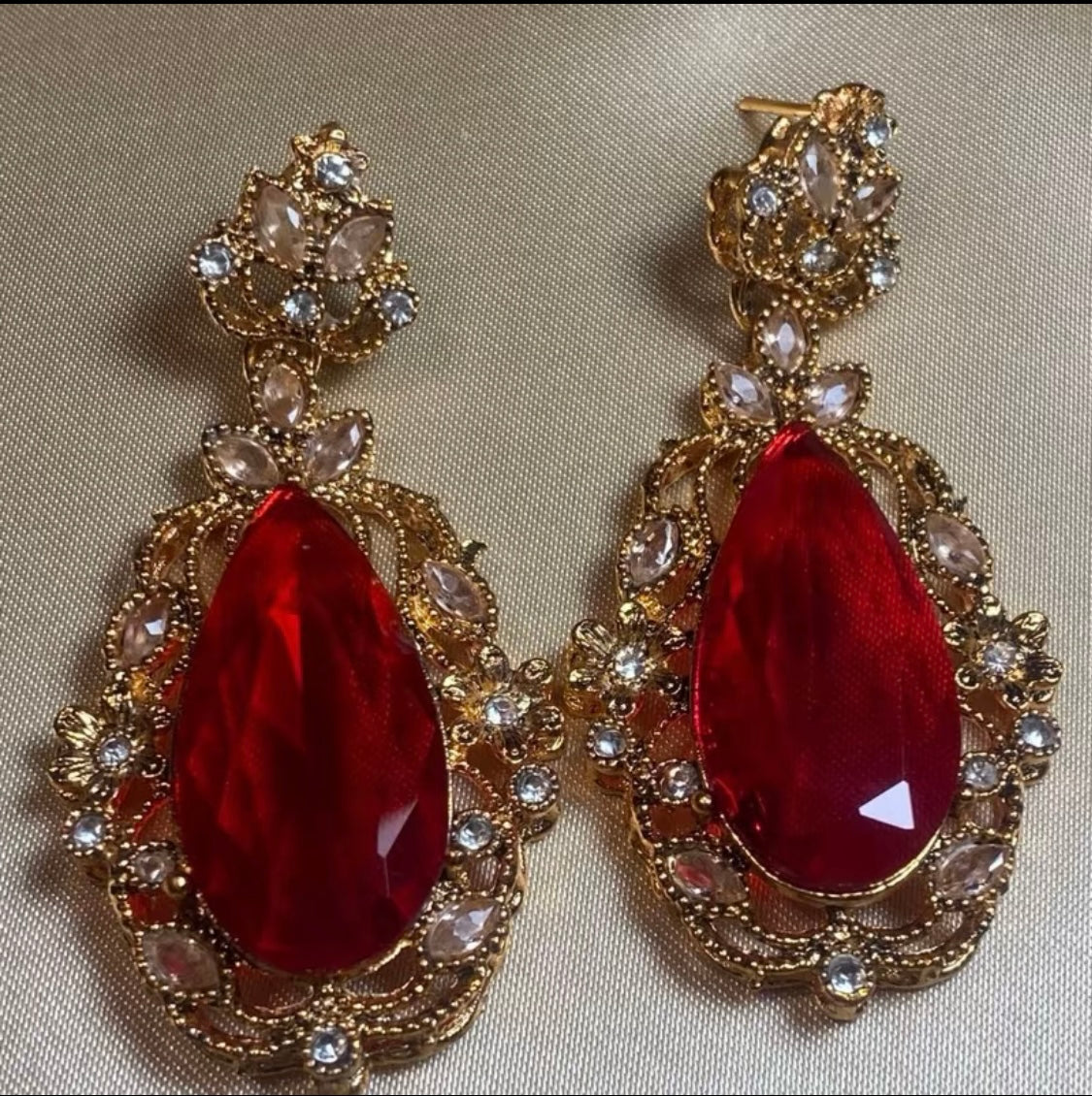 Vintage Pear Drop Earrings in Gold Finish