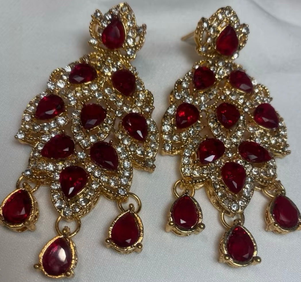 Nida Earrings With Stonework Gold Finish