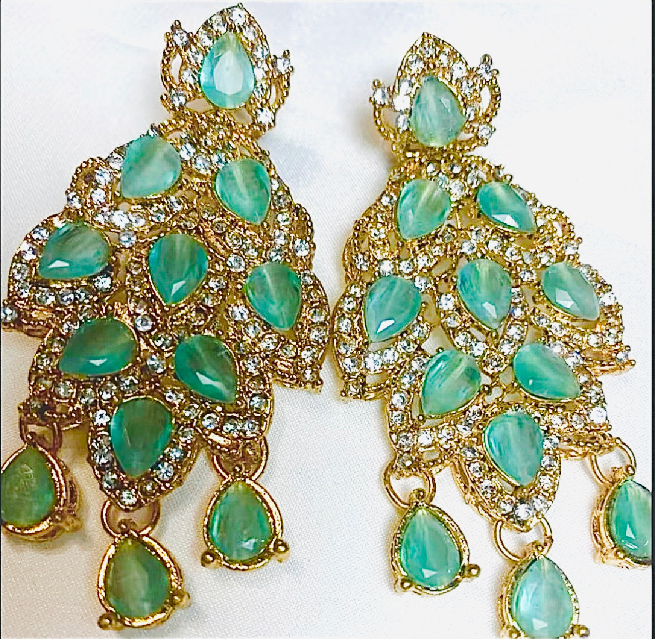 Nida Earrings With Stonework Gold Finish