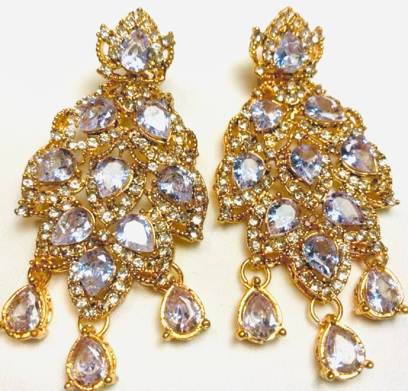 Nida Earrings With Stonework Gold Finish