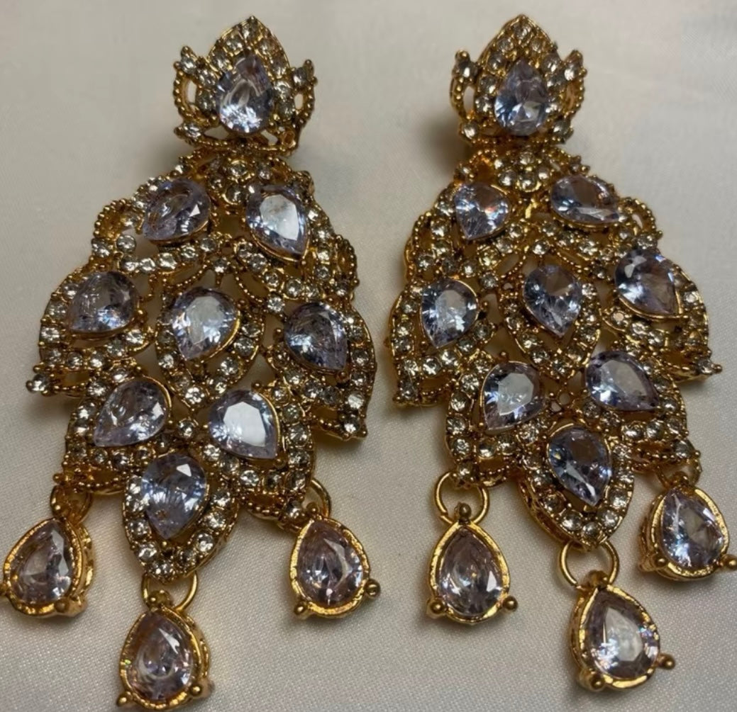 Nida Earrings With Stonework Gold Finish