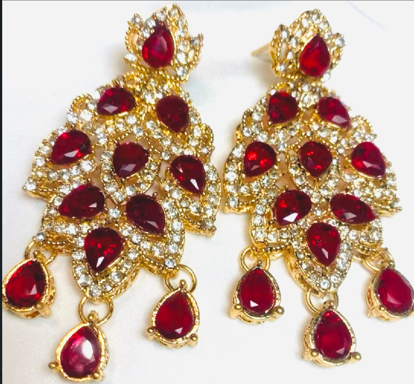 Nida Earrings With Stonework Gold Finish