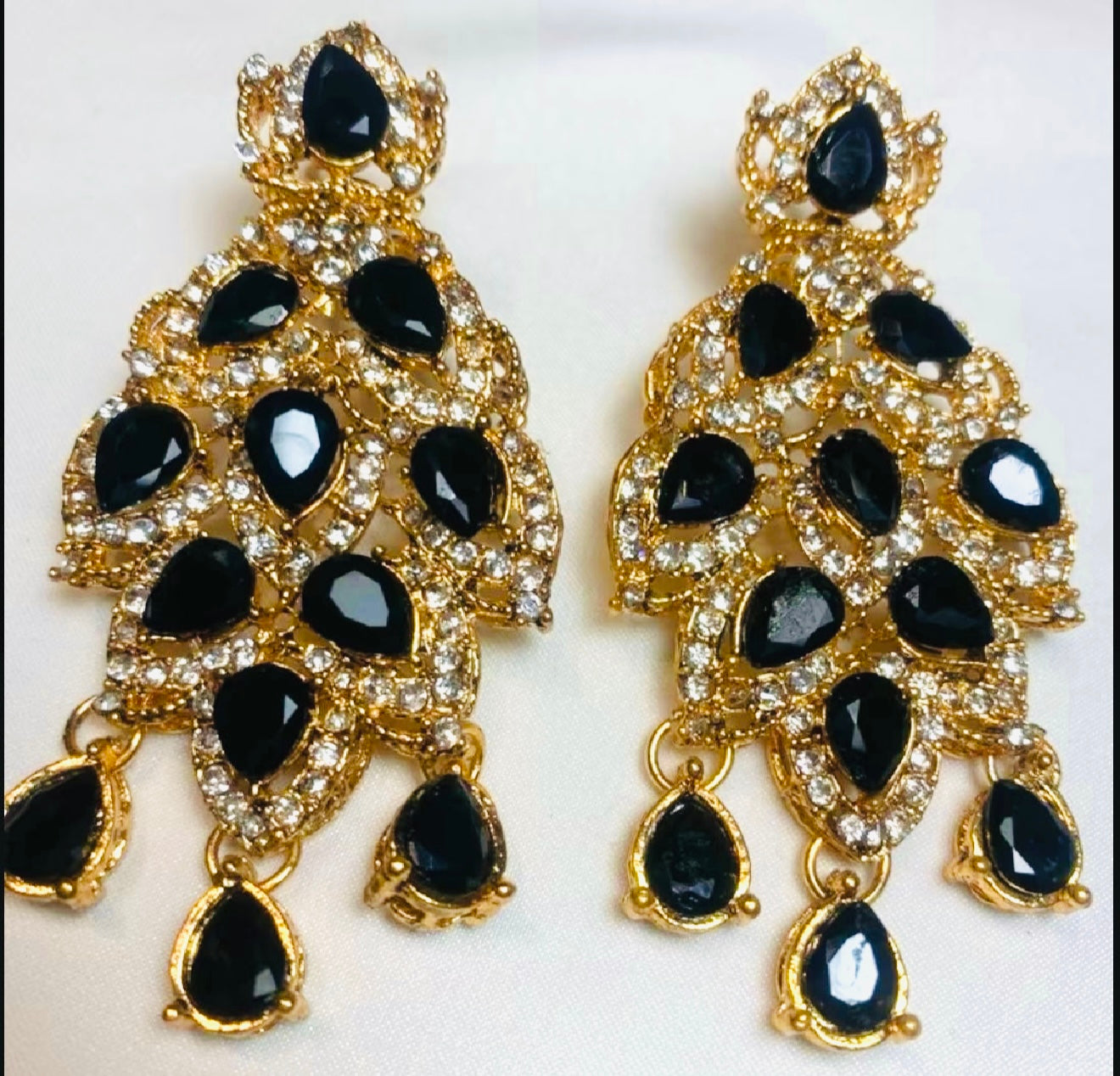 Nida Earrings With Stonework Gold Finish