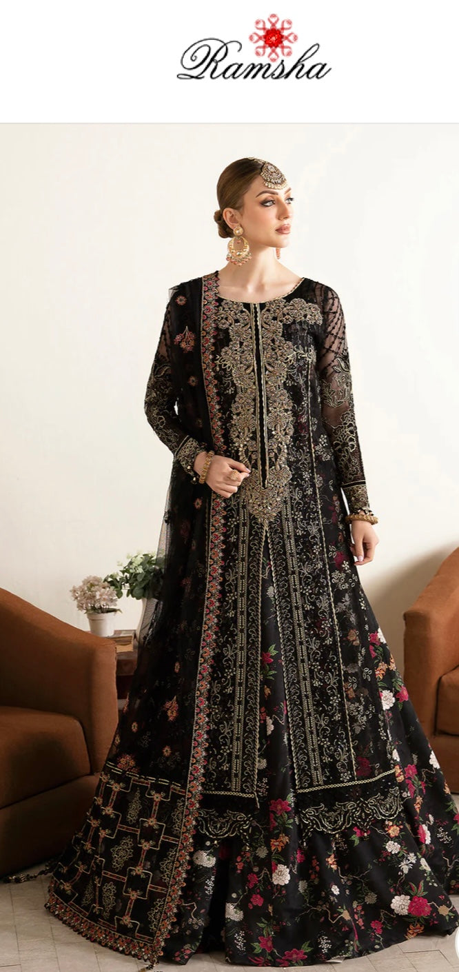 Ramsha Farshi Jacket Style Outfit