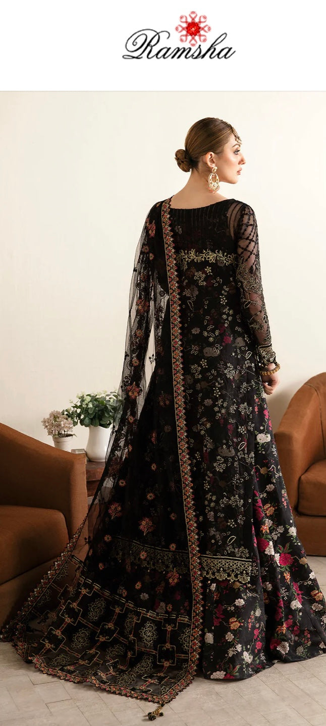 Ramsha Farshi Jacket Style Outfit