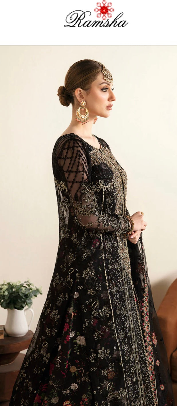 Ramsha Farshi Jacket Style Outfit