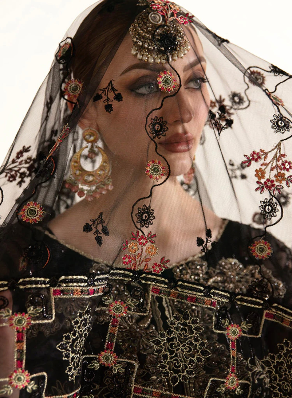 Ramsha Farshi Jacket Style Outfit